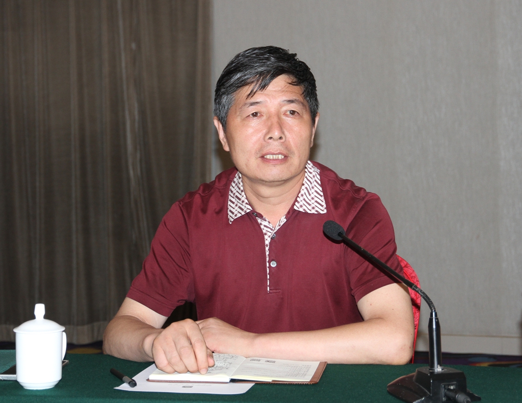谭水木参加讨论