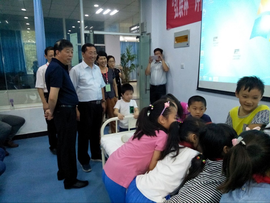 澳门正规的电子游戏网址推出的科普盛宴吸引未来“小工匠”们嗨翻天