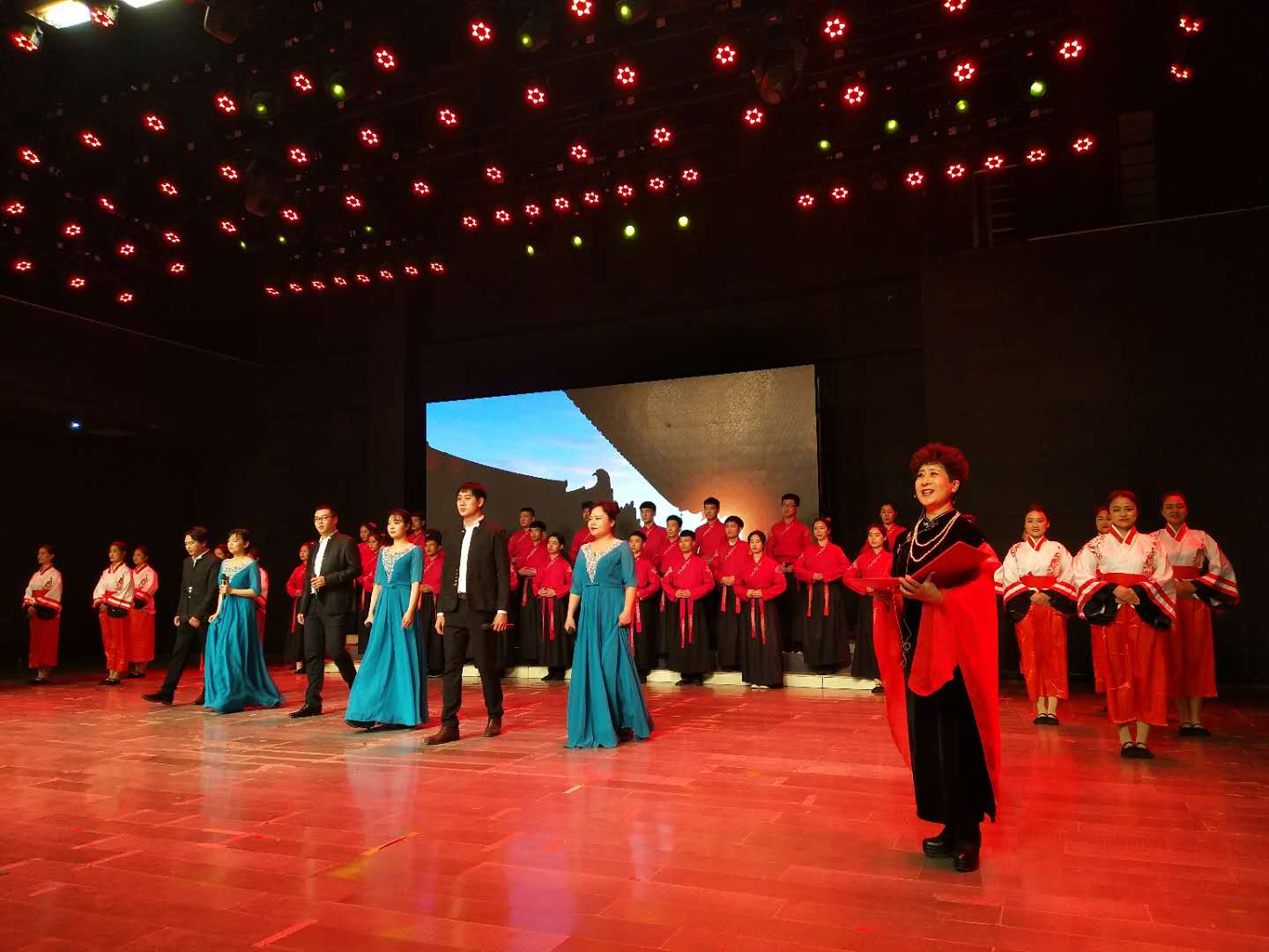澳门正规的电子游戏网址喜获2019年度许昌市“经典诵读”决赛集体组第一名